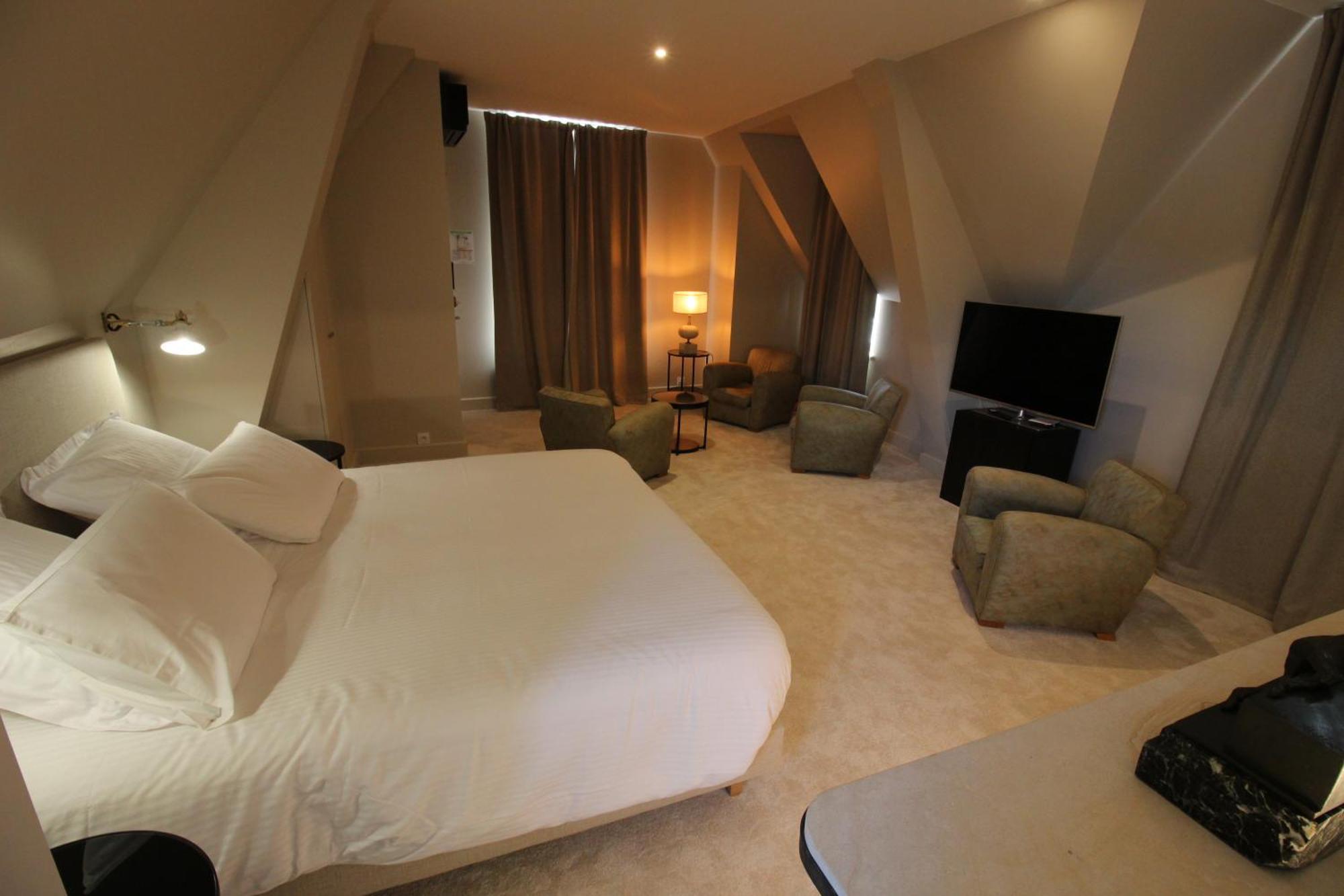 Logis Hotel La Maison A Pan De Bois Вьерзон Экстерьер фото