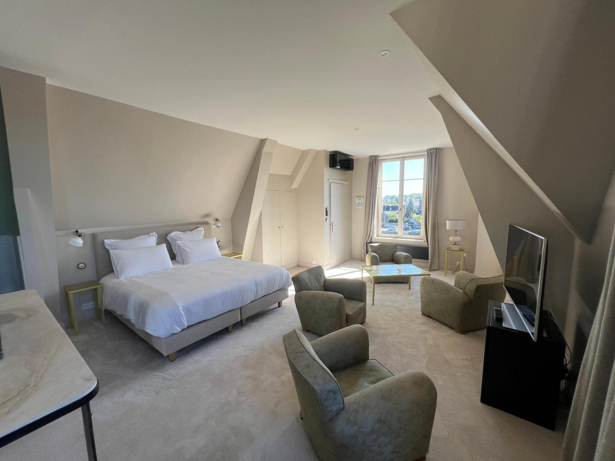 Logis Hotel La Maison A Pan De Bois Вьерзон Экстерьер фото