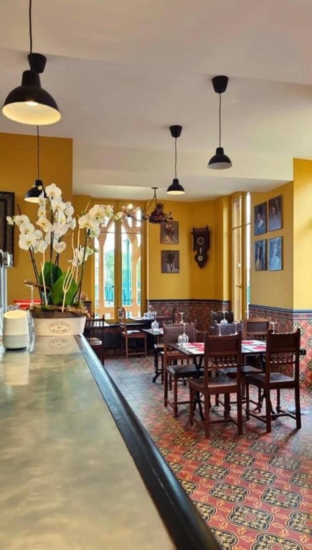 Logis Hotel La Maison A Pan De Bois Вьерзон Экстерьер фото