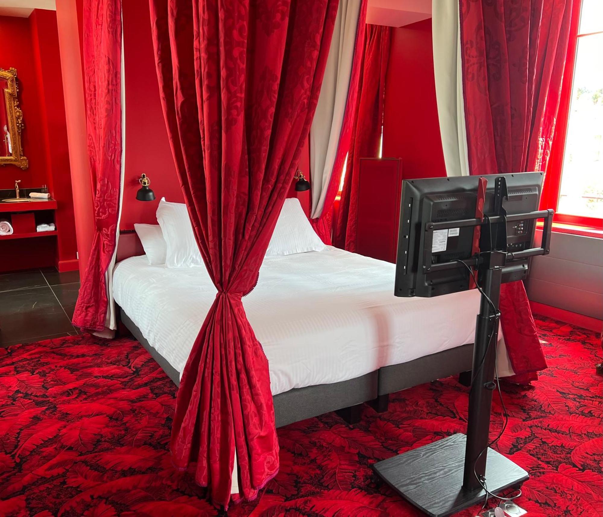 Logis Hotel La Maison A Pan De Bois Вьерзон Экстерьер фото