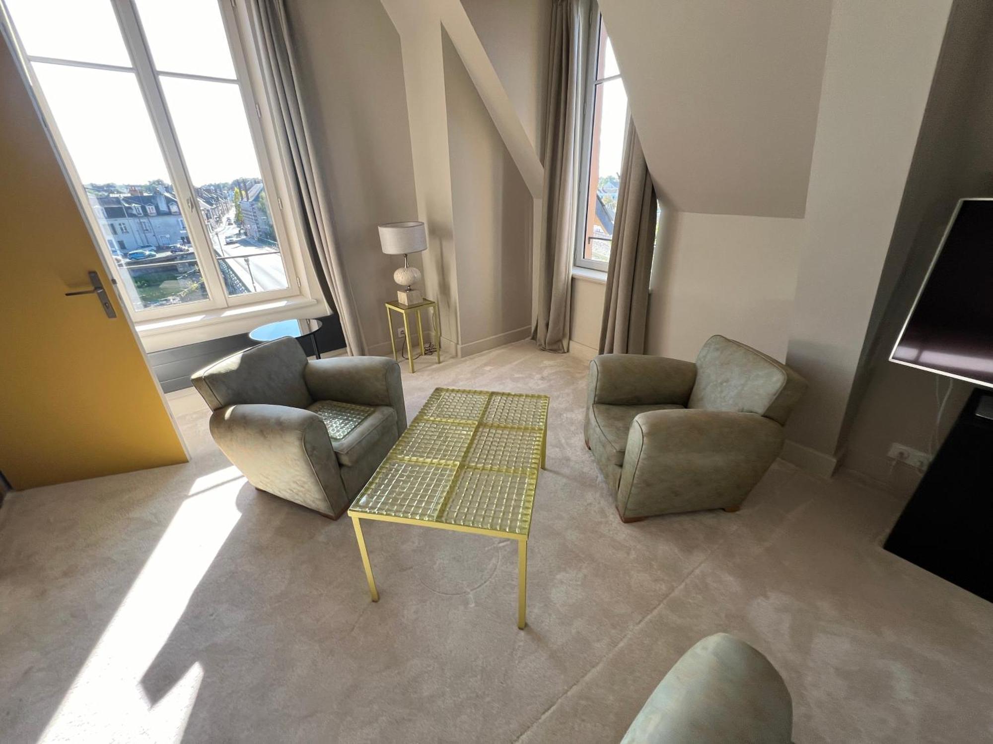 Logis Hotel La Maison A Pan De Bois Вьерзон Экстерьер фото